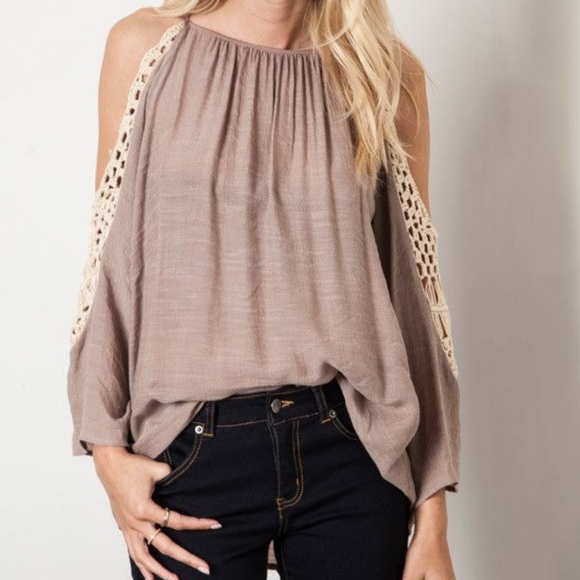 Umgee Tops - Umgee BoHo Mocha Cold Shoulder Crochet Shirt NWT